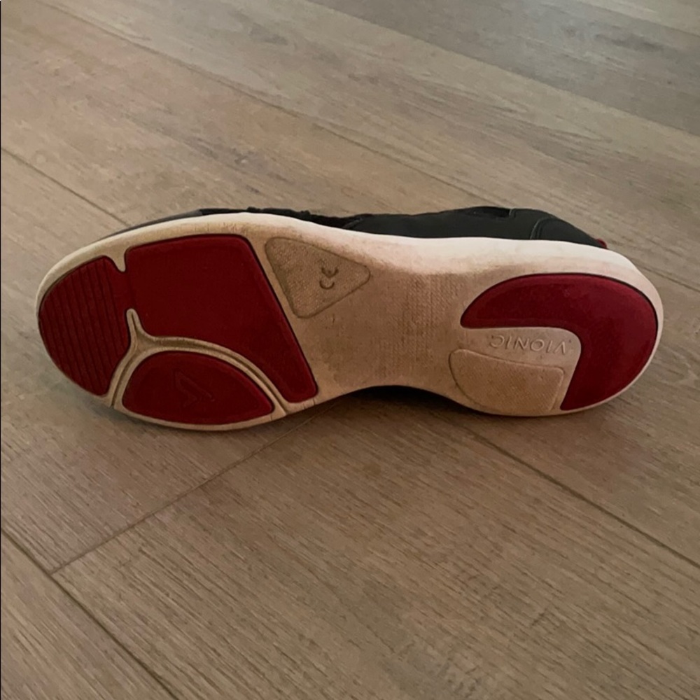 Vionic Sneakers - Picture 8 of 8